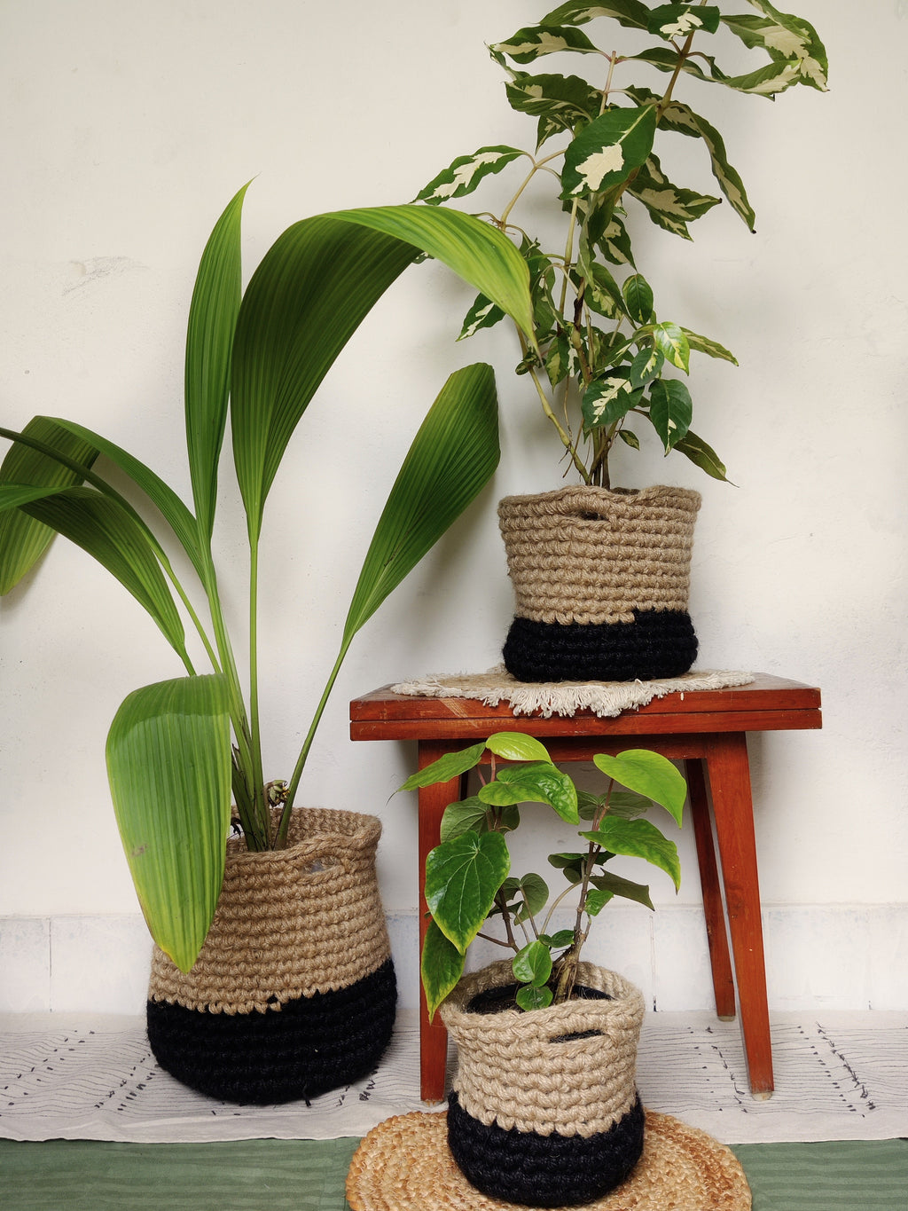 MONOCHROME JUTE PLANT BASKET (LARGE) Hello December