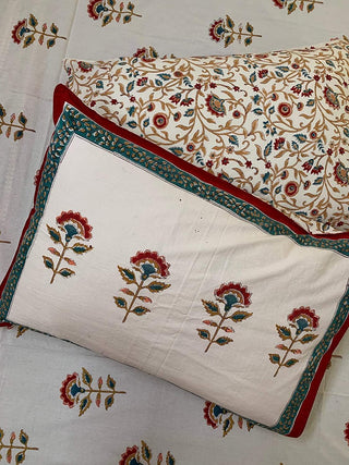 Nargis 100% Cotton Hand Block Print Red & White Bedsheet (Bedsheet + 2 Pillow Covers), King Size