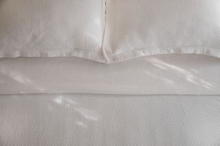 Solitaire Matelassé Cotton Bedcover