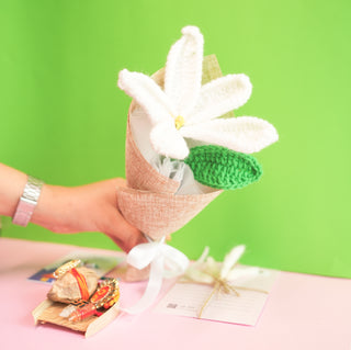 Handcrafted crochet lily Rakhi hamper (White)