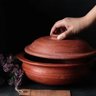 Clay Urali Pot with the lid