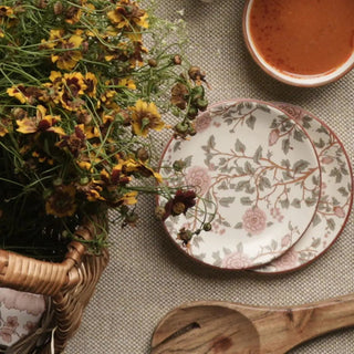 Dreamy floral teaplate The confetti tree