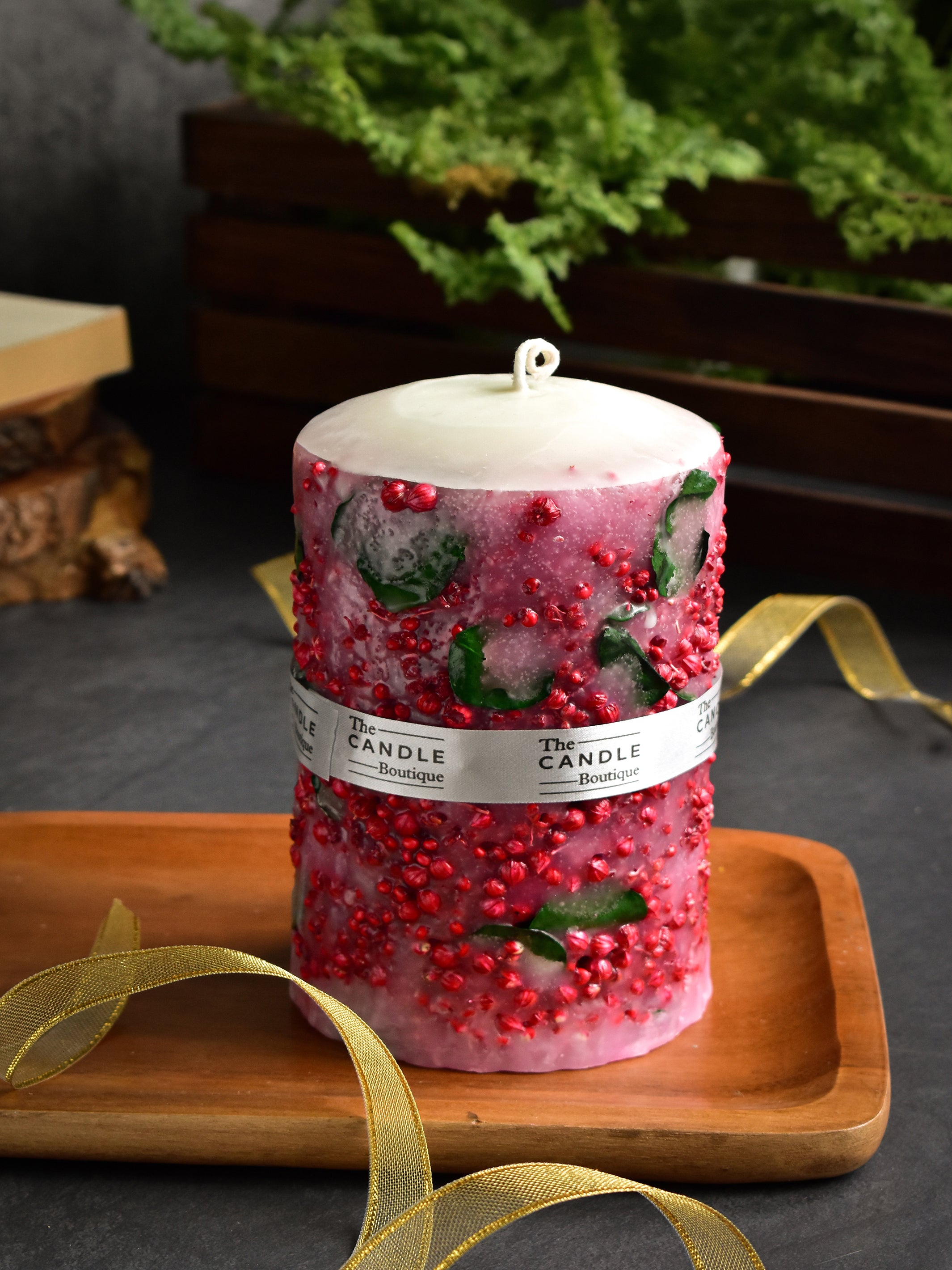 CANDLE DECORATED WITH DRIED FLOWERS