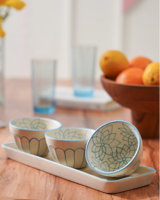 Meera- Serving set of 3 bowls with tray