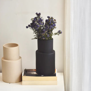 Minimalistic Heaven Vase – Beige