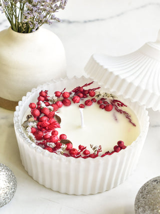 "White Dried Flower Christmas Candle"